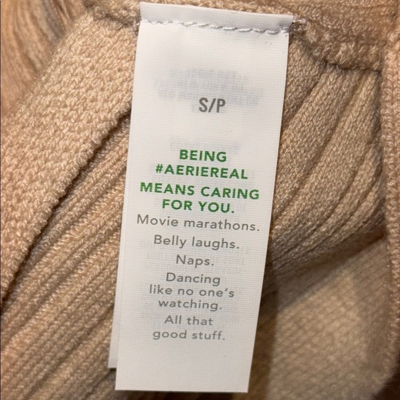 Aerie NWOT Women's Cropped Reversible Off-Shoulder Ribbed Sweater Tan small - Picture 4 of 7